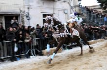 Sartiglia da record per i falegnami, 28 centri